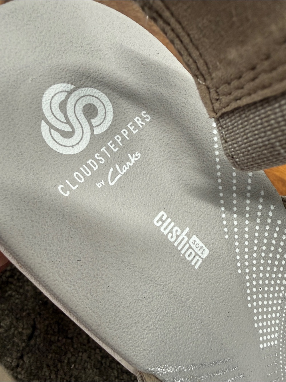 Cloudsteppers Clarks Sandal Wm 9 Arla Jacory Sand Gray Stretch 2 Strap Slingback - Picture 6 of 12